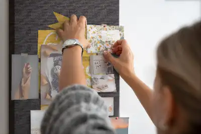Korková nástěnka s inspirativním citátem