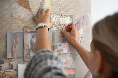 Korková nástěnka s motivem rostlinného akvarelu