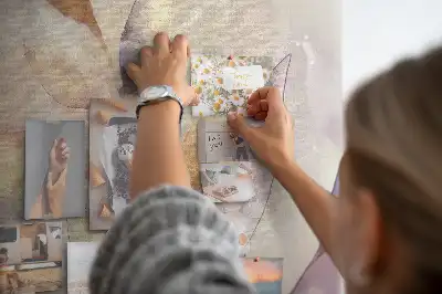 Korková nástěnka s motivem rostlinného akvarelu