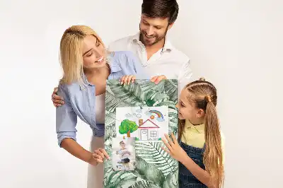 Dětská nástěnka s akvarelovým motivem listů