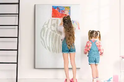 Korková nástěnka s letním nápisem Vítejte