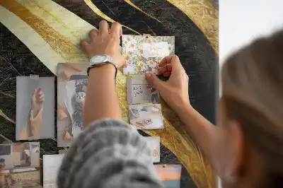 Dětská nástěnka s motivem abstraktních linií