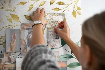 Korková nástěnka s květinovým vzorem