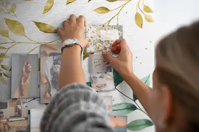 Korková nástěnka s květinovým vzorem