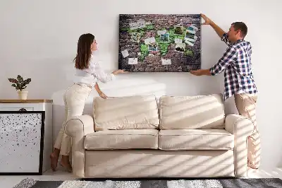Korková nástěnka ve tvaru mapy světa