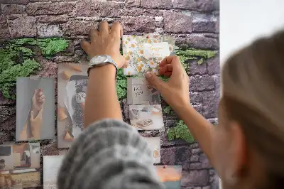 Korková nástěnka ve tvaru mapy světa