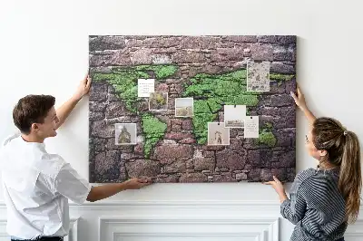 Korková nástěnka ve tvaru mapy světa