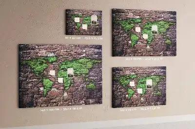 Korková nástěnka ve tvaru mapy světa