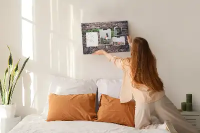 Korková nástěnka ve tvaru mapy světa