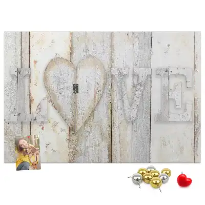 Nástěnka do dětského pokoje s romantickým citátem love