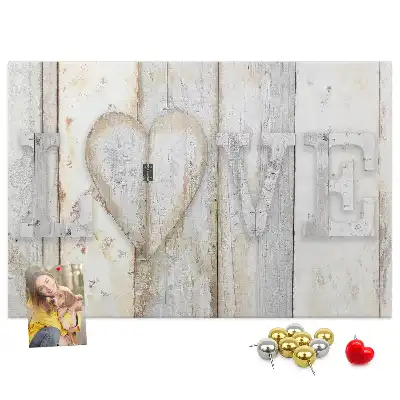 Nástěnka do dětského pokoje s romantickým citátem love