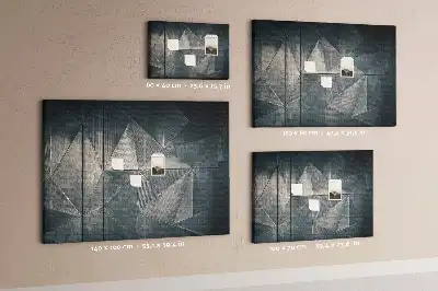 Kovová nástěnka do dětského pokoje s motivem abstrakce