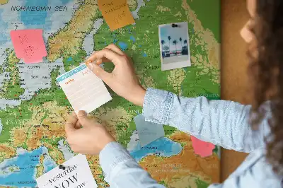 Nástěnka do dětského pokoje Mapa světa s geografií