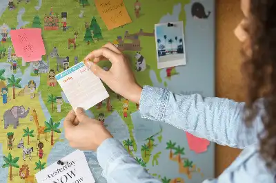 Korková nástěnka ve tvaru mapy světa Kultury