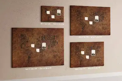 Korková nástěnná tabule s mapou světa a názvy zemí