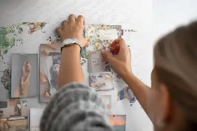 Korková nástěnka s mapou světa