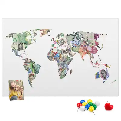 Korková nástěnka s mapou světa