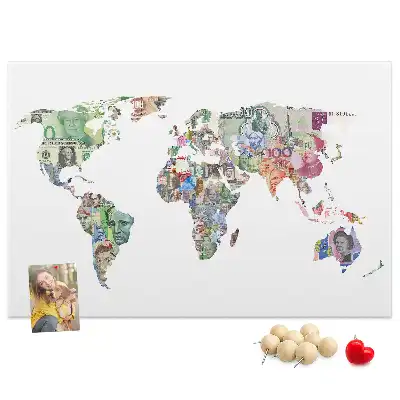 Korková nástěnka s mapou světa