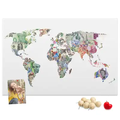 Korková nástěnka s mapou světa