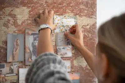 Korková tabule Mapa světa na cihle