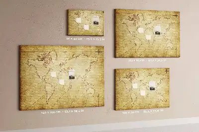 Korková nástěnka s motivem staré mapy světa