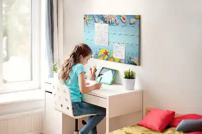 Korková nástěnka s motivem mušlí a pláže