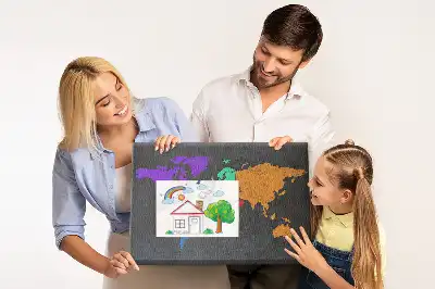 Korková nástěnka s obrysem kontinentů