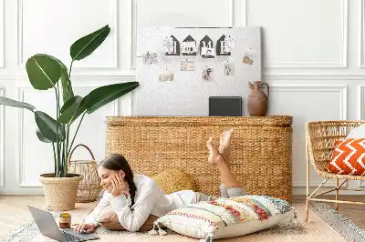 Dekorativní korková nástěnka s nápisem Home