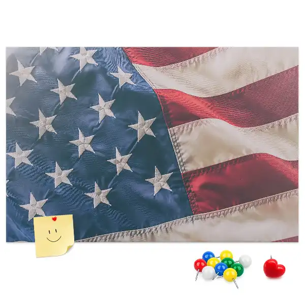 Korková nástěnka s motivem americké vlajky