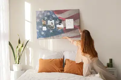 Korková nástěnka s motivem americké vlajky