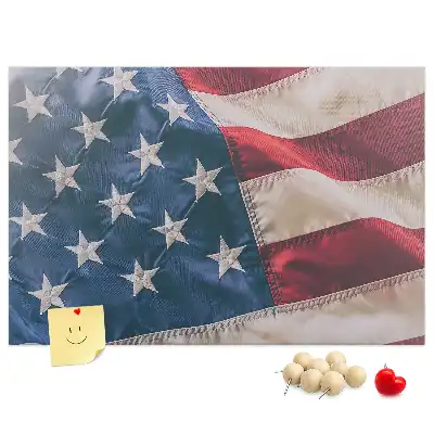 Korková nástěnka s motivem americké vlajky