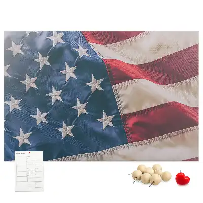 Korková nástěnka s motivem americké vlajky
