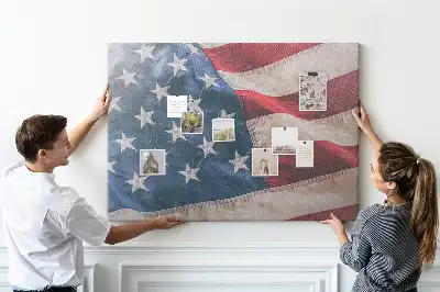 Korková nástěnka s motivem americké vlajky