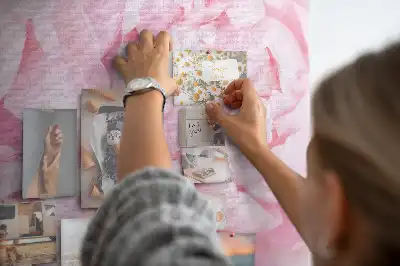 Nástěnka do dětského pokoje s květinovým motivem