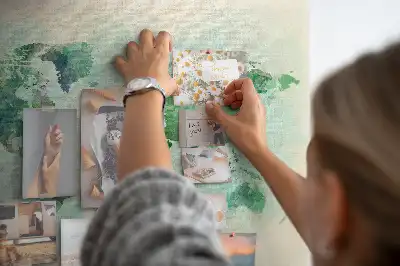 Nástěnka do dětského pokoje Mapa světa s akvarelem