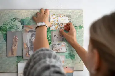 Nástěnka do dětského pokoje Mapa světa s akvarelem