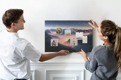 Korková nástěnka s motivem horské krajiny