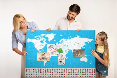 Korková nástěnka s obrysovou mapou států