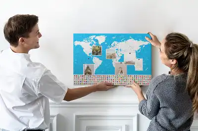 Korková nástěnka s obrysovou mapou států