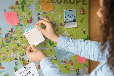 Nástěnka do dětského pokoje Mapa světa s vlajkami