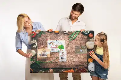 Nástěnka do dětského pokoje ve tvaru kuchyňského prkénka