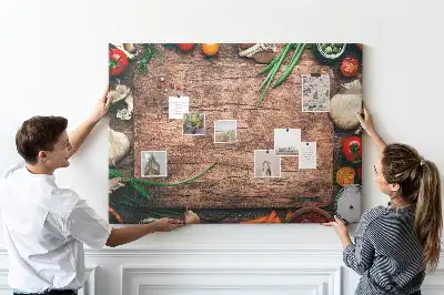 Nástěnka do dětského pokoje ve tvaru kuchyňského prkénka