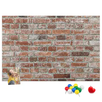 Nástěnka do dětského pokoje s motivem cihlové zdi