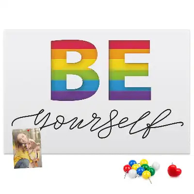 Nástěnka do dětského pokoje s citátem Buď sám sebou