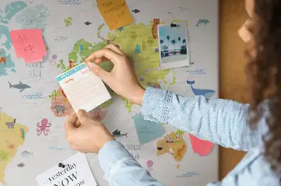 Nástěnka korková Mapa světa zvířat