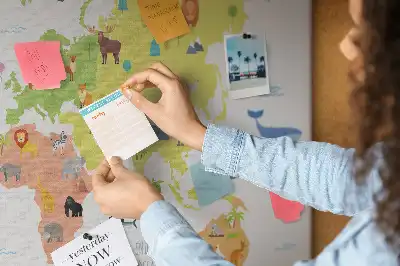 Nástěnka korková Mapa světa zvířat