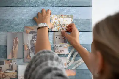 Nástěnka korková Pruhované desky s hřebenatkami