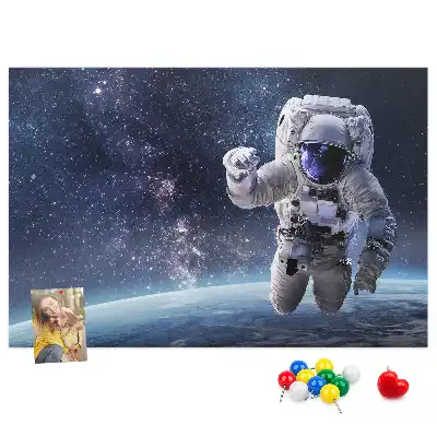 Nástěnka do dětského pokoje s motivem astronauta