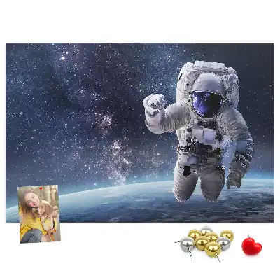 Nástěnka do dětského pokoje s motivem astronauta