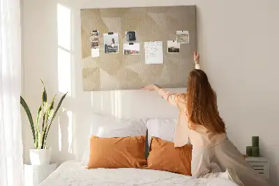 Nástěnka do dětského pokoje s moderní trojúhelníkovou kompozicí